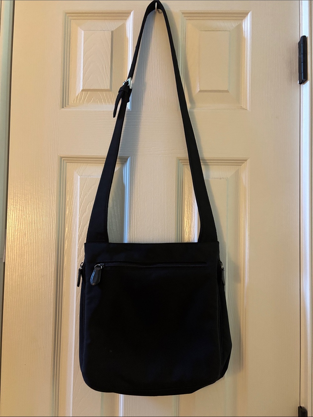 HOBO Black Nylon Crossbody Shoulder Messenger Bag.